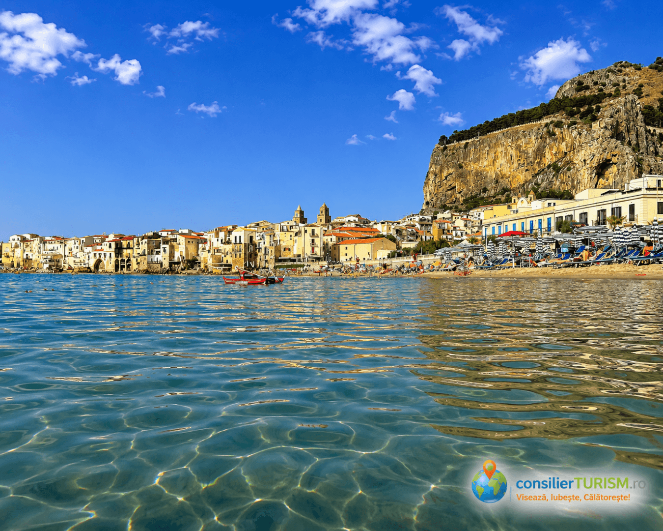 cefalu sicilia la roca mare tireniana